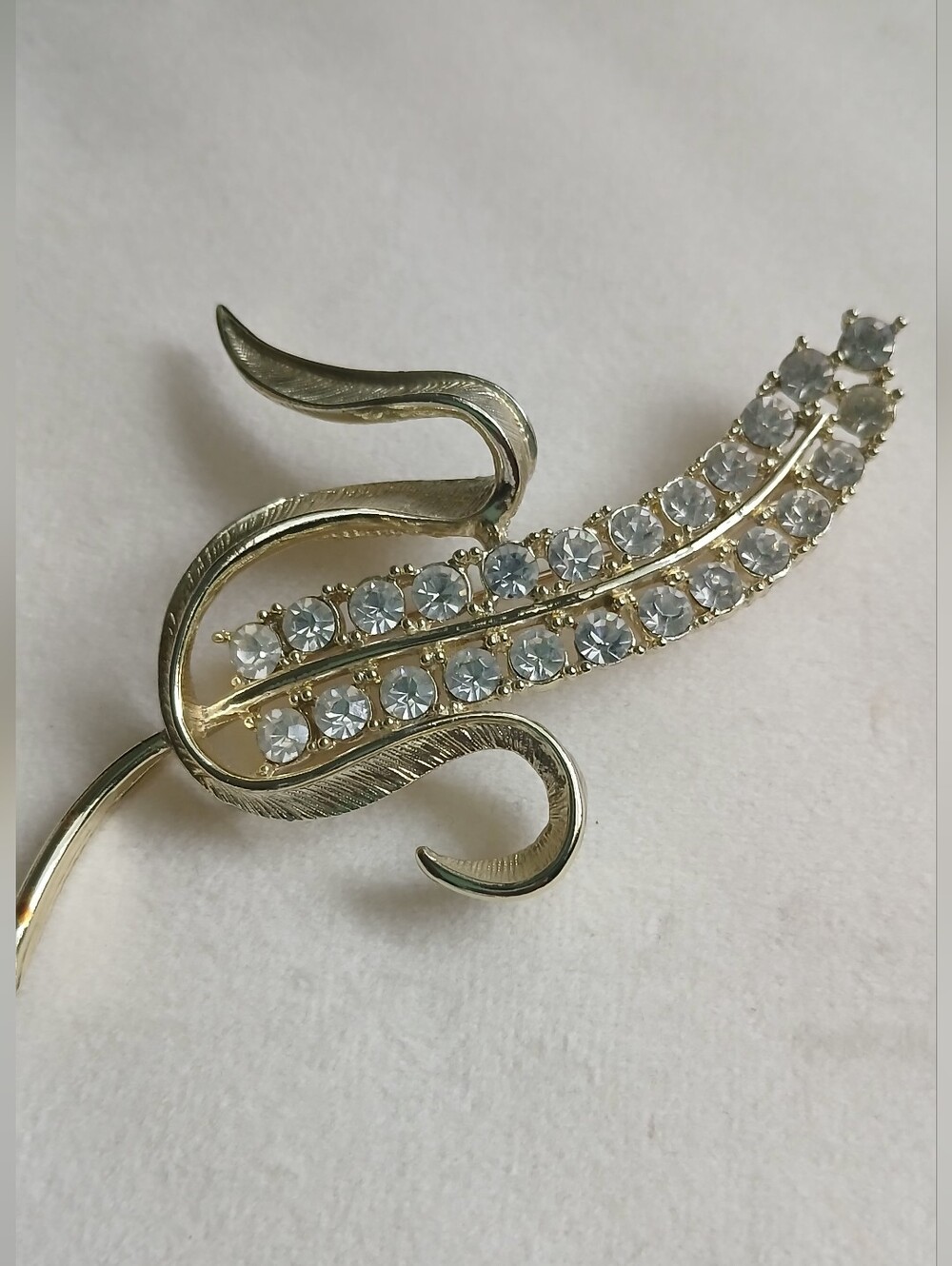 60s Sarah Coventry "RADIANCE" Rhinestone Wheat Corn Flower Brooch, Signed
